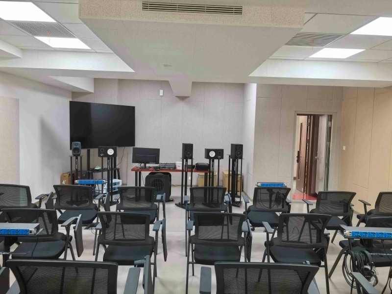 天津传媒大学听力教室